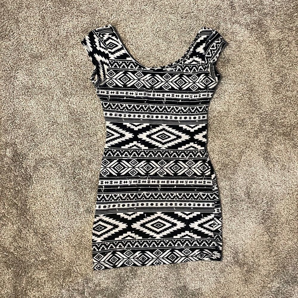 Short Tribal Print Scoop Neck Dress